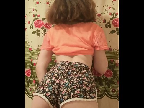 ❤️ La joven sexy hace un striptease grabando sus calzoncillos en la cámara ❌ Video de sexo en es.quizfarmature.ru ❌️