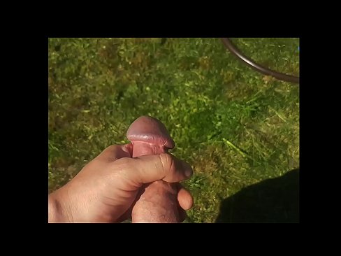 ❤️ Hottie se deja follar el coño rosa y se corre con un chorro en un jardín de verano ❌ Video de sexo en es.quizfarmature.ru ❌️