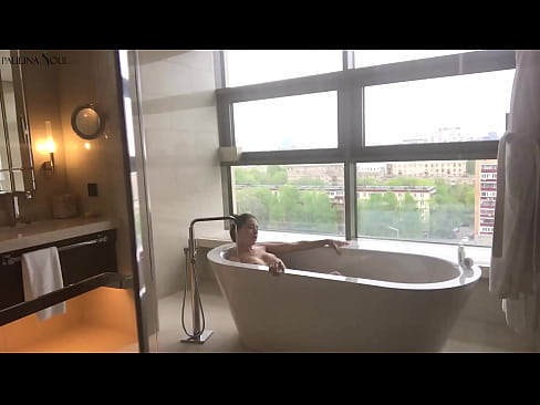 ❤️ Tremenda nena masturbando apasionadamente su coño en el baño ❌ Video de sexo en es.quizfarmature.ru ❌️