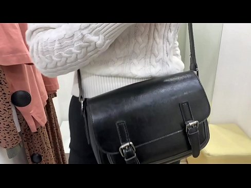 ❤️ Masturbación pública de la joven zorra FeralBerry con un consolador en el probador ❌ Video de sexo en es.quizfarmature.ru ❌️