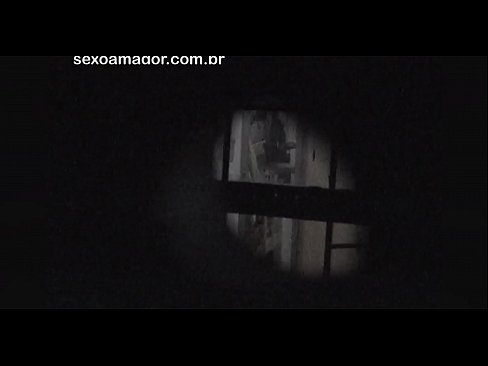 ❤️ Rubia es grabada en secreto por un voyeur del barrio escondido detrás de unos ladrillos huecos ❌ Video de sexo en es.quizfarmature.ru ❌️