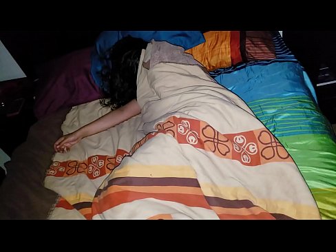 ❤️ Hijastro regañando a su joven madrastra mientras duerme ❌ Video de sexo en es.quizfarmature.ru ❌️